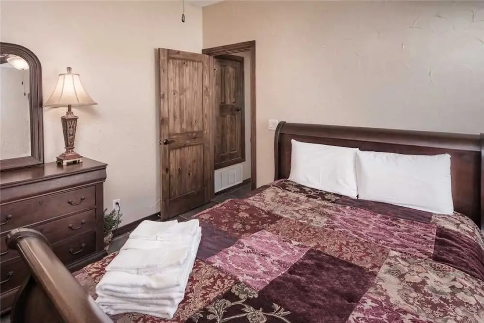 Casa Elegante - Four Bedroom Cabin