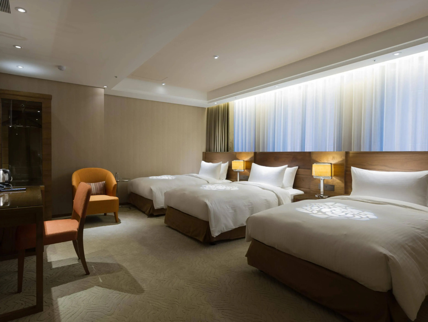 Green World Taipei Station