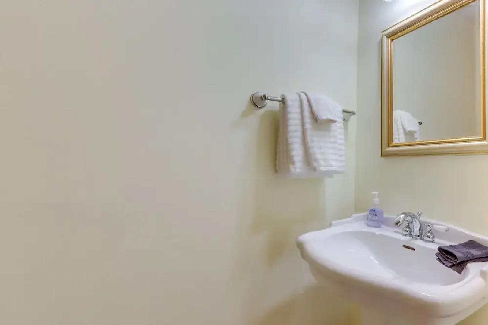 'holiday Island Fairway Estate' w/ Hot Tub