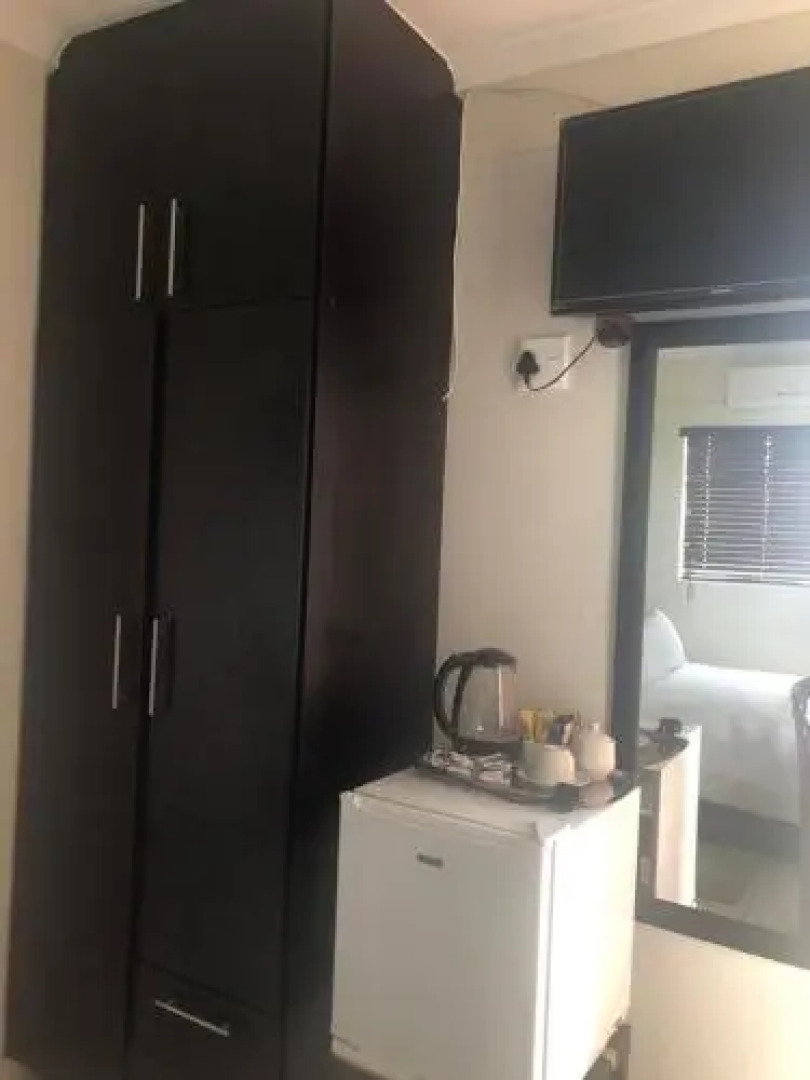 Road House Guest House