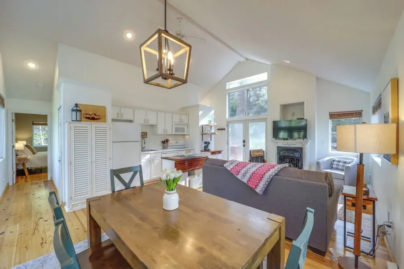 10 Mi to Sugar Mountain: Cozy Newland Cabin!