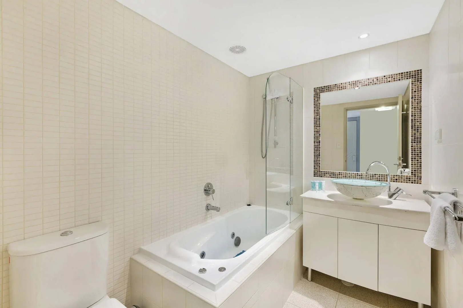 Sandy Cove Apartments