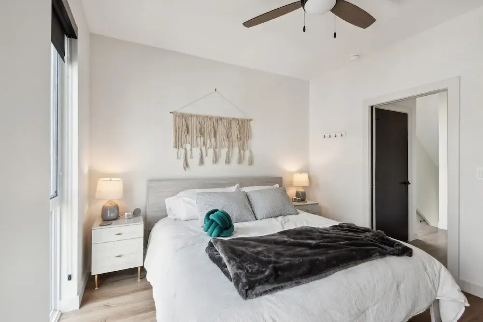 New Modern Townhome With Rooftop Patio 2 Bedroom Townhouse by RedAwning