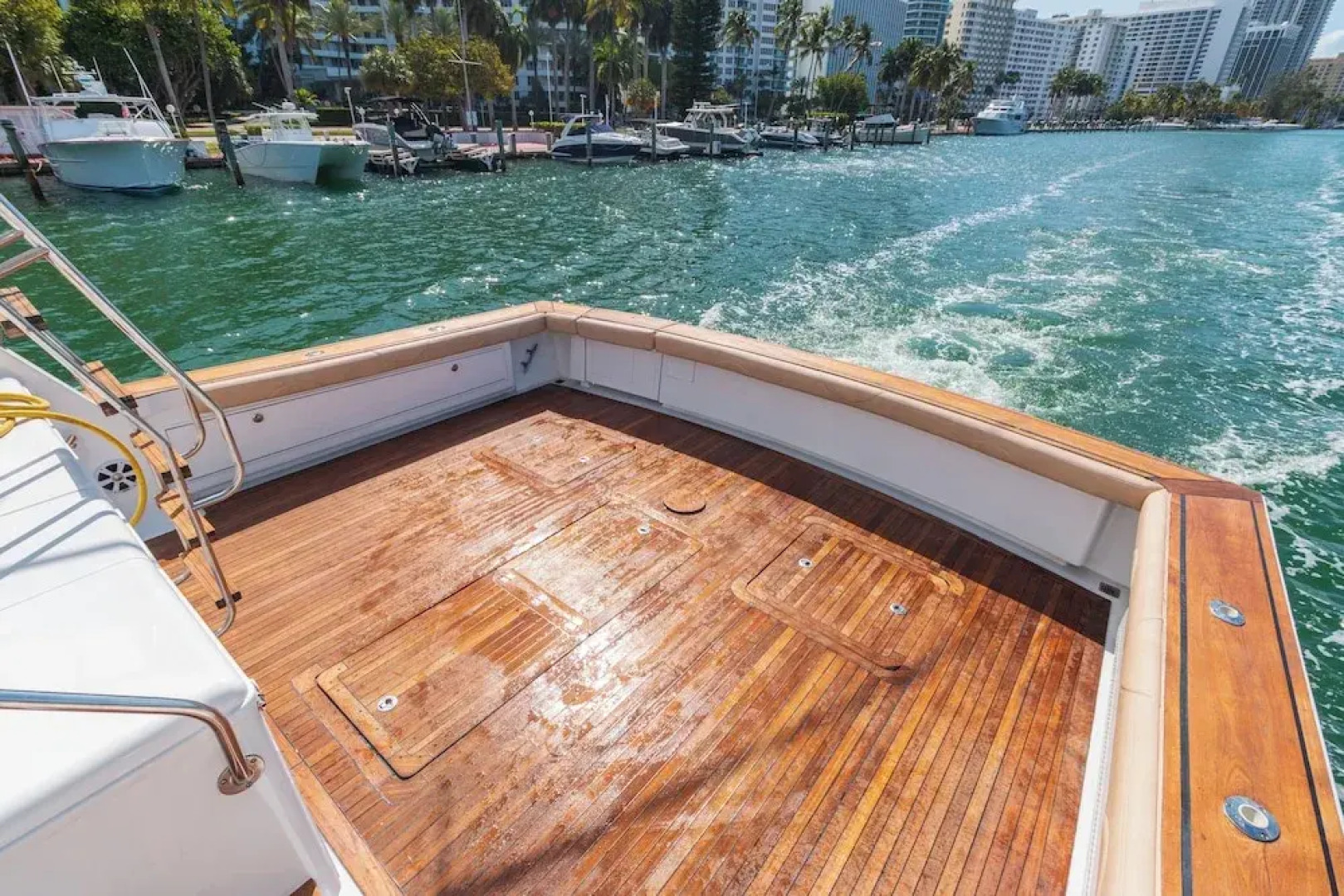 Tavern on the Bay Hotel & Marina