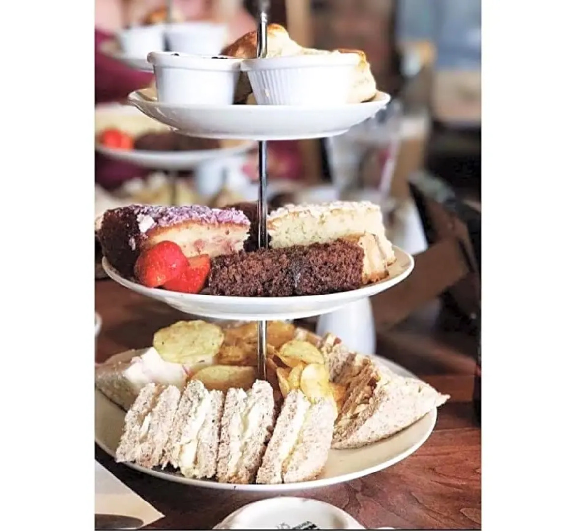 The Raven Hotel - Inn