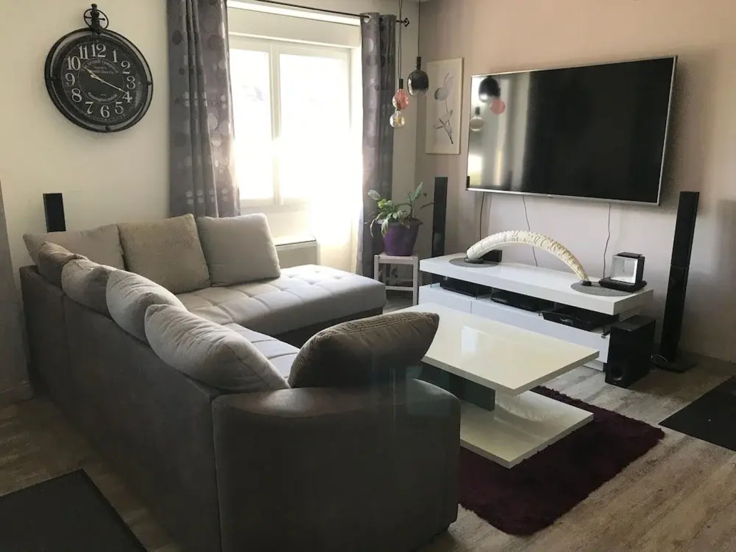 Holiday House With Private Pool in a Shared Property