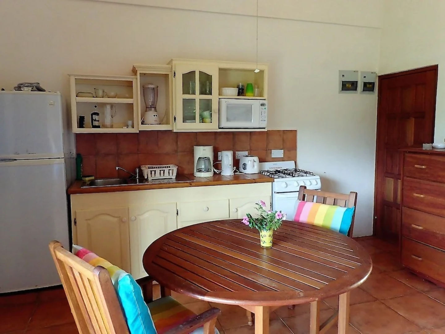 Two Bays Beach Villa Apartment and Studios