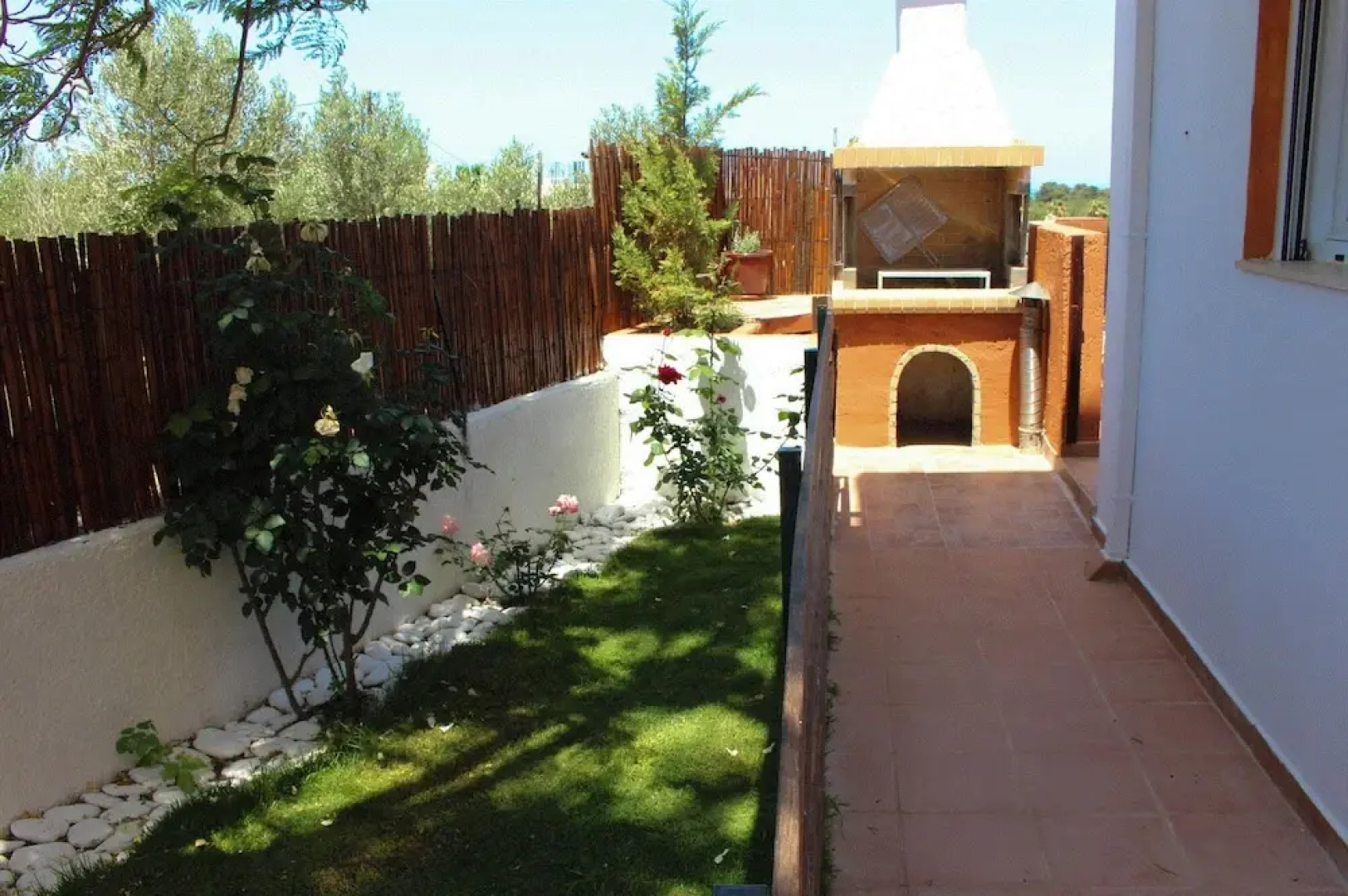 Dulce Propiedad Ubicada En Asteri Para 4 Personas.