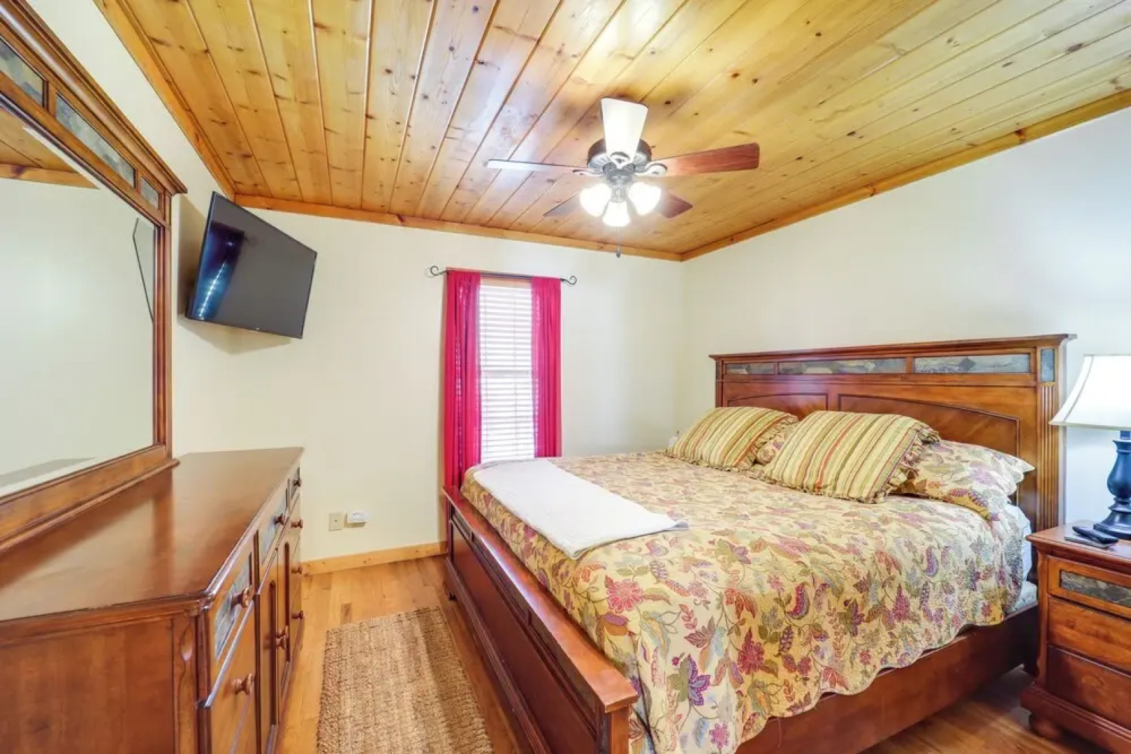 Secluded Lenoir Cabin: 4 Mi to Dtwn Blowing Rock