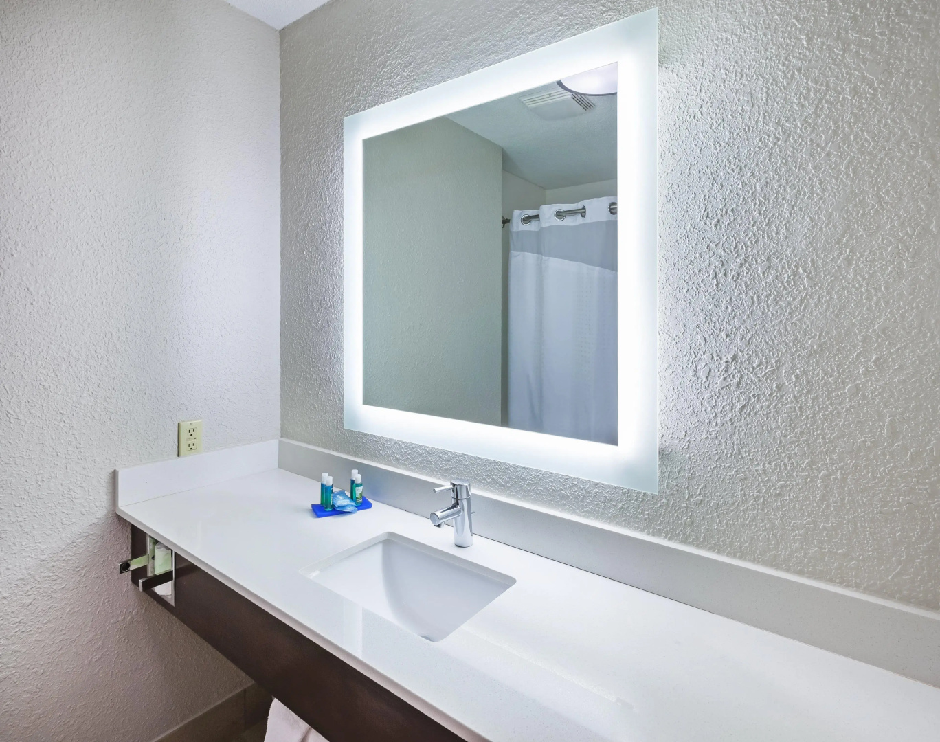 Holiday Inn Express & Suites Houston - Memorial Park Area by IHG