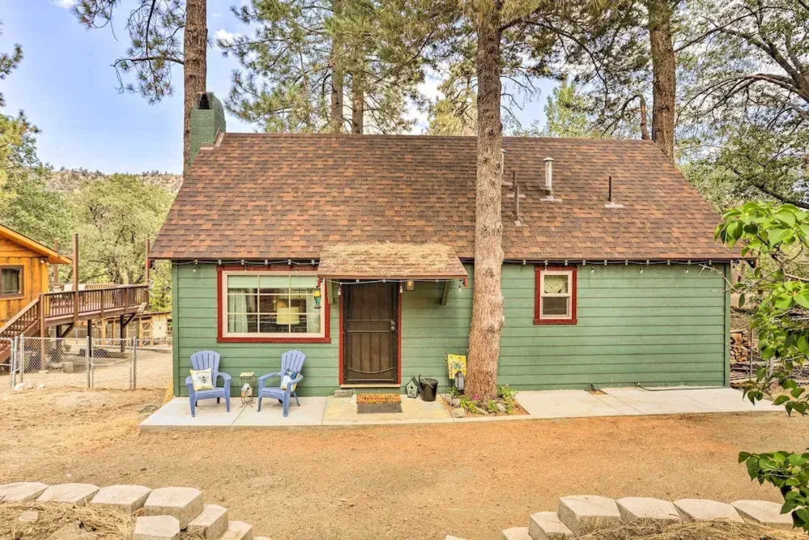 Wrightwood Cabin w/ Cozy Interior!