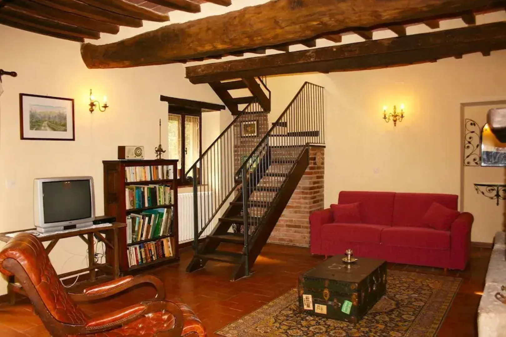 Stunning private villa for 6 guests with private pool, TV, pets allowed and parking