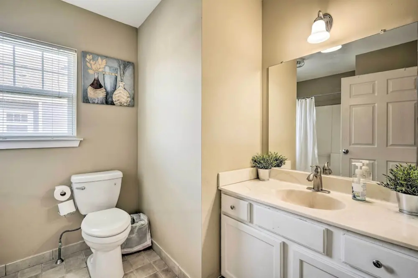 1 Mi to Beach & Casinos: Home in Atlantic City!