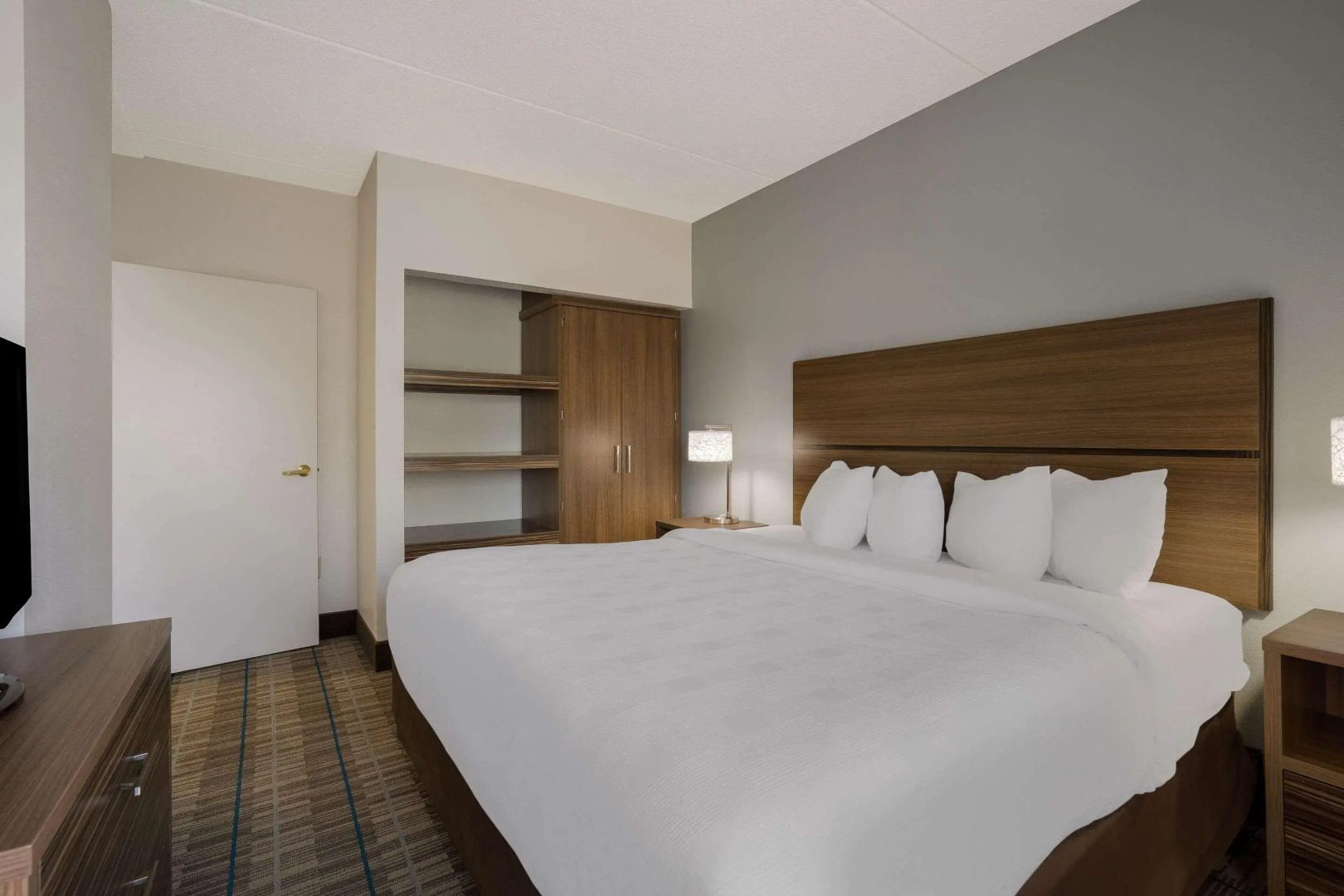 MainStay Suites Wilmington - University Area