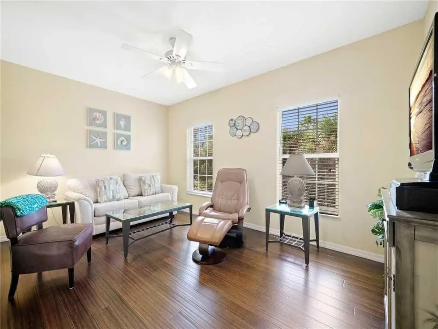 L'Pavia - Two Bedroom Condo