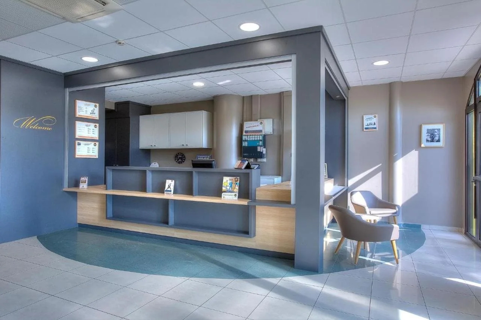 B&B HOTEL Villeneuve-Loubet Village