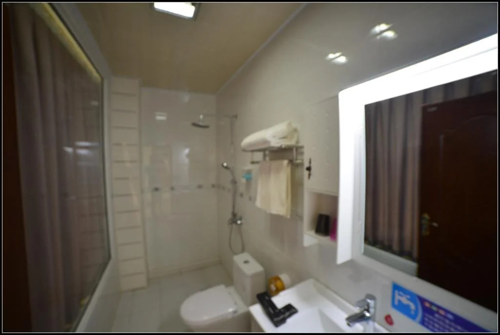 F.L.Y Pottery&Astronomy Hostel