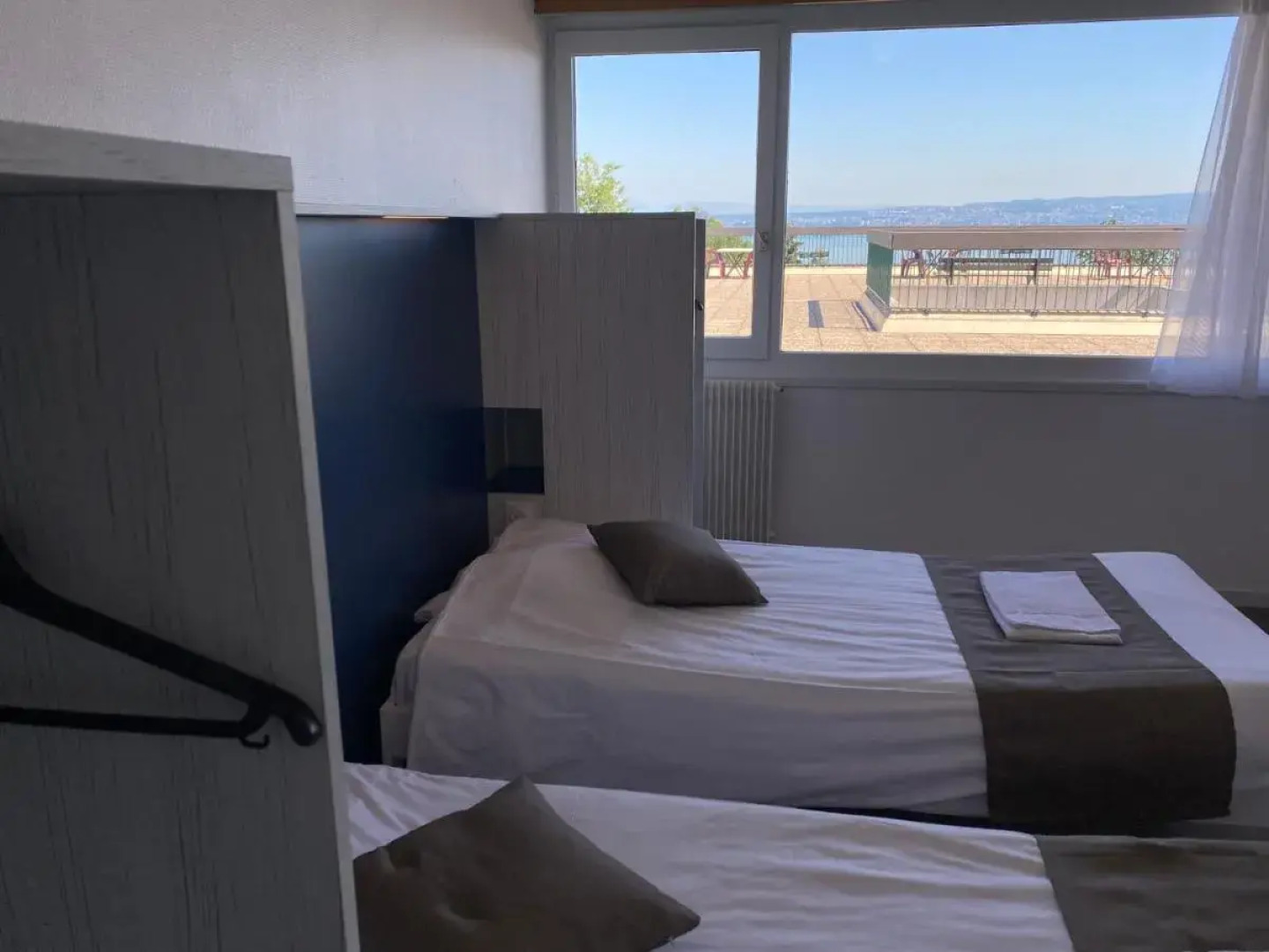 Coté Lac Hostel Evian