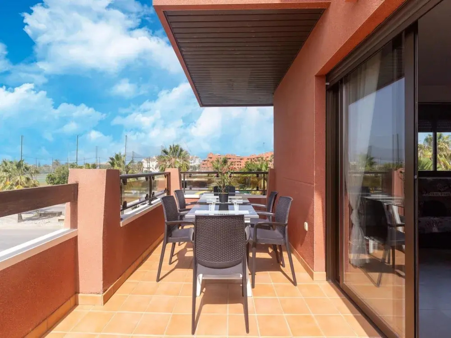 Spacious Apartment With 2 Terraces