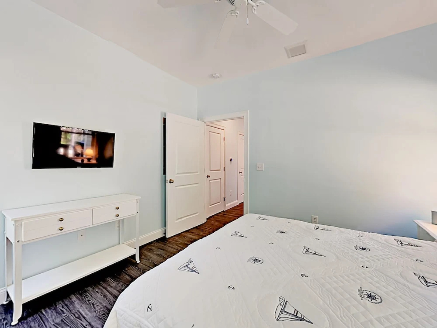 1976 Portland Road Cottage Unit 3 Porpus Place 2 Bedrooms 2 Bathrooms