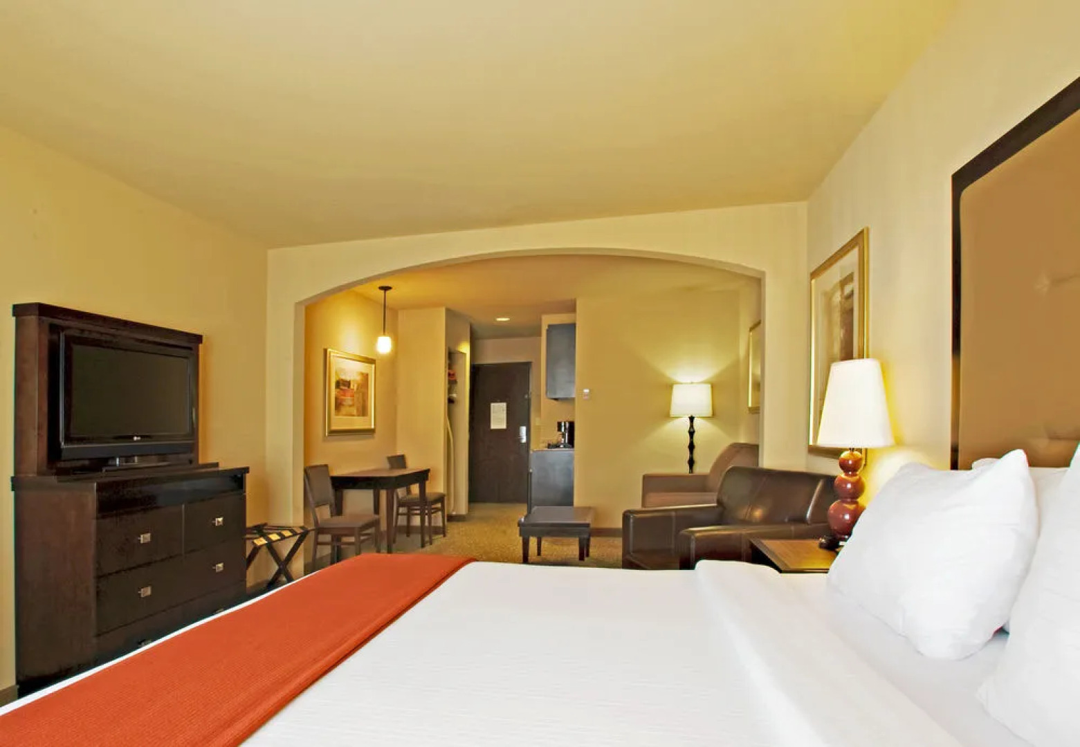 Holiday Inn Express Hotel & Suites Wichita Falls