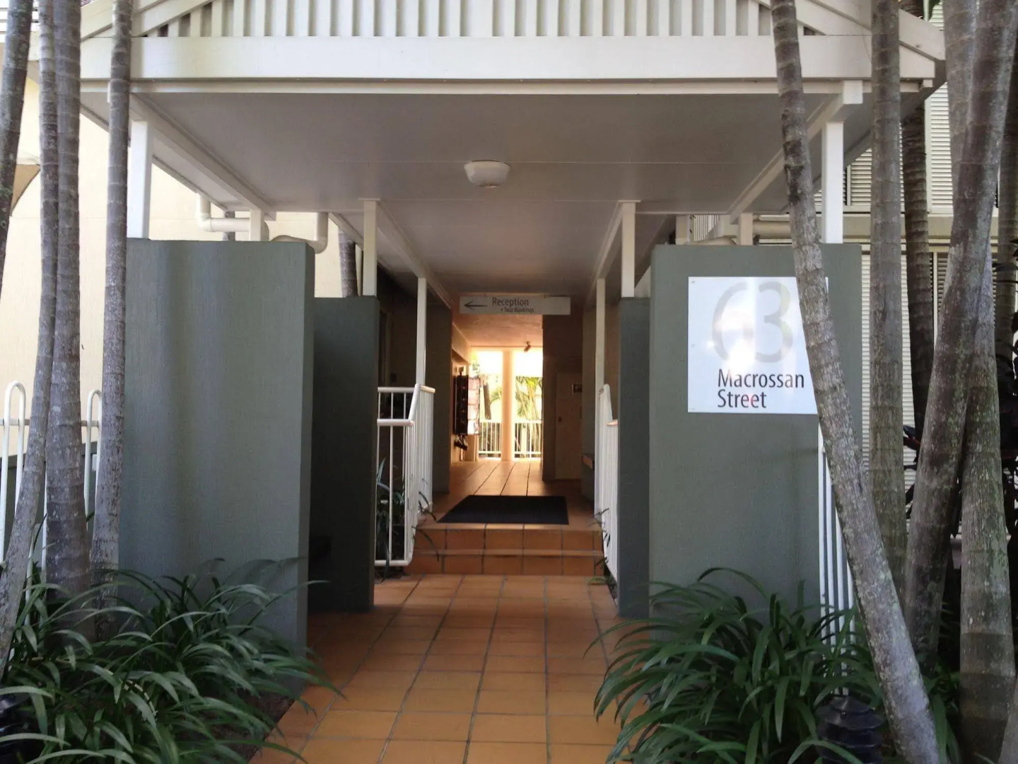 Port Douglas Apartments - Adults Only Oasis