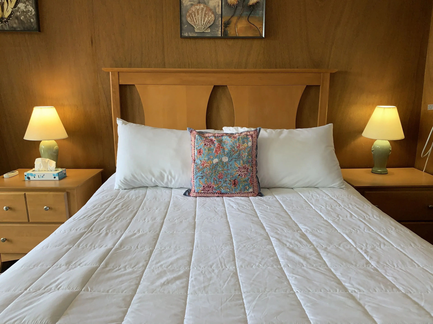 Vineyard Harbor Motel - Private Beach