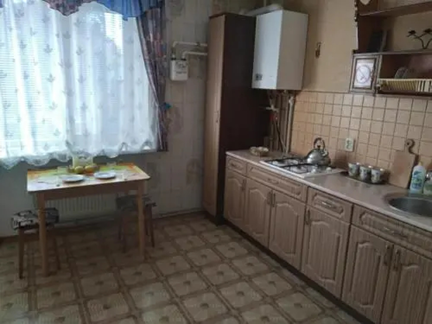 Apartment on Peremohy Street 8