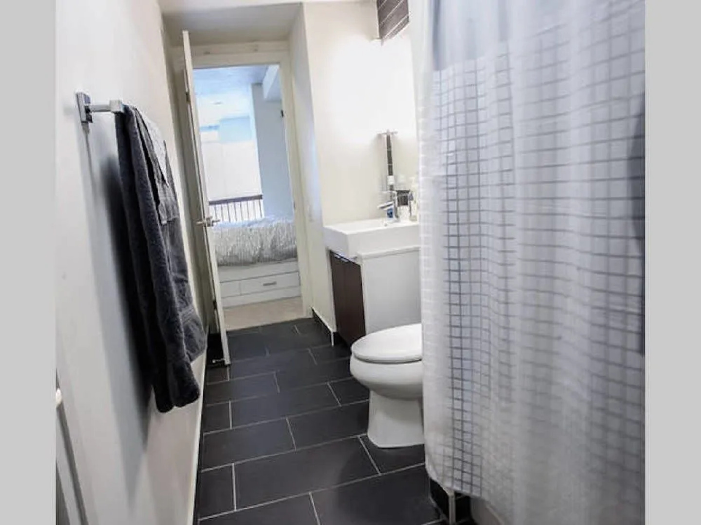 Pinnacle Suites - Trendy 2-Story Loft offered by Short Term Stays