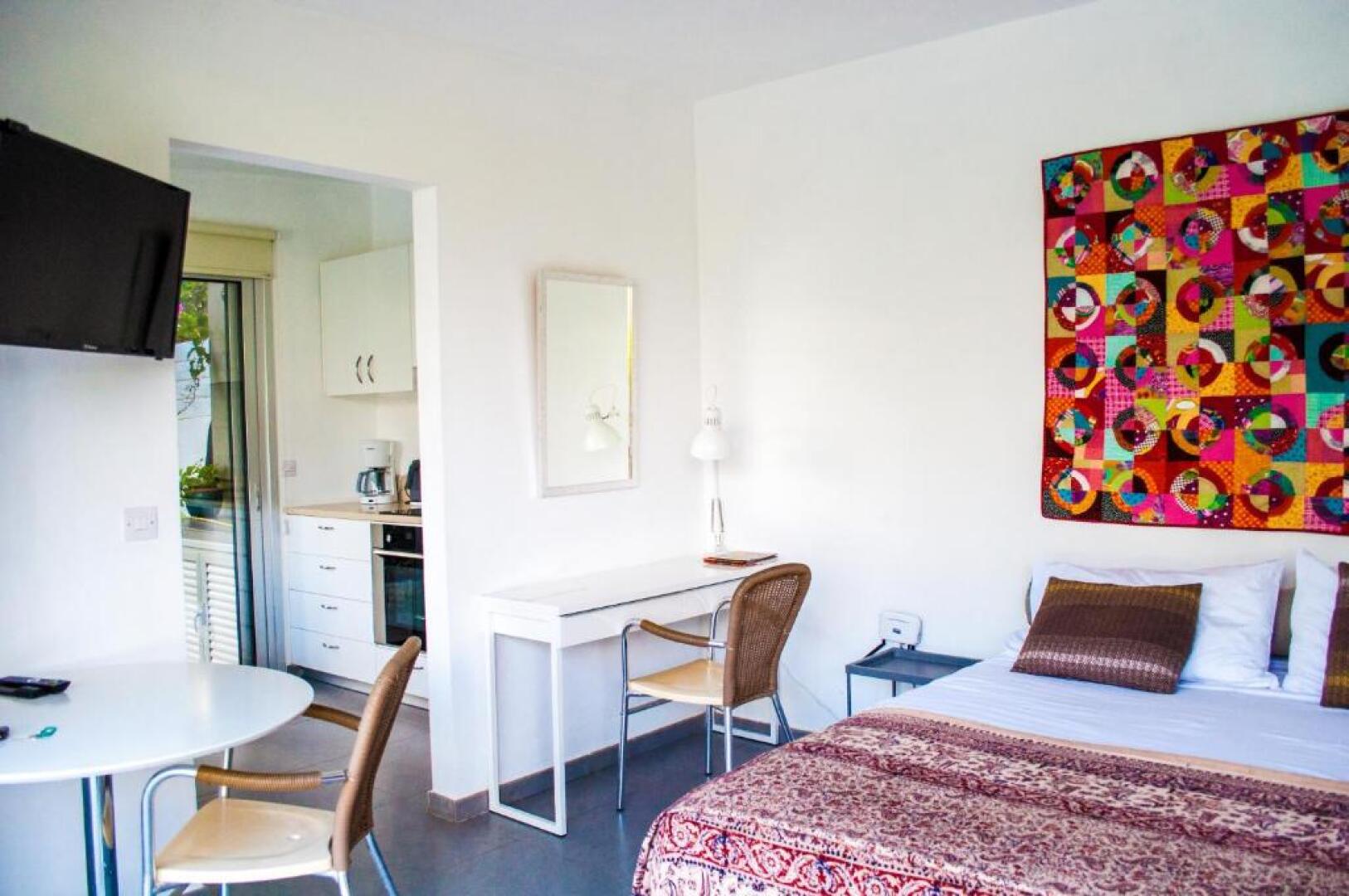 Idyllic studio with private pool