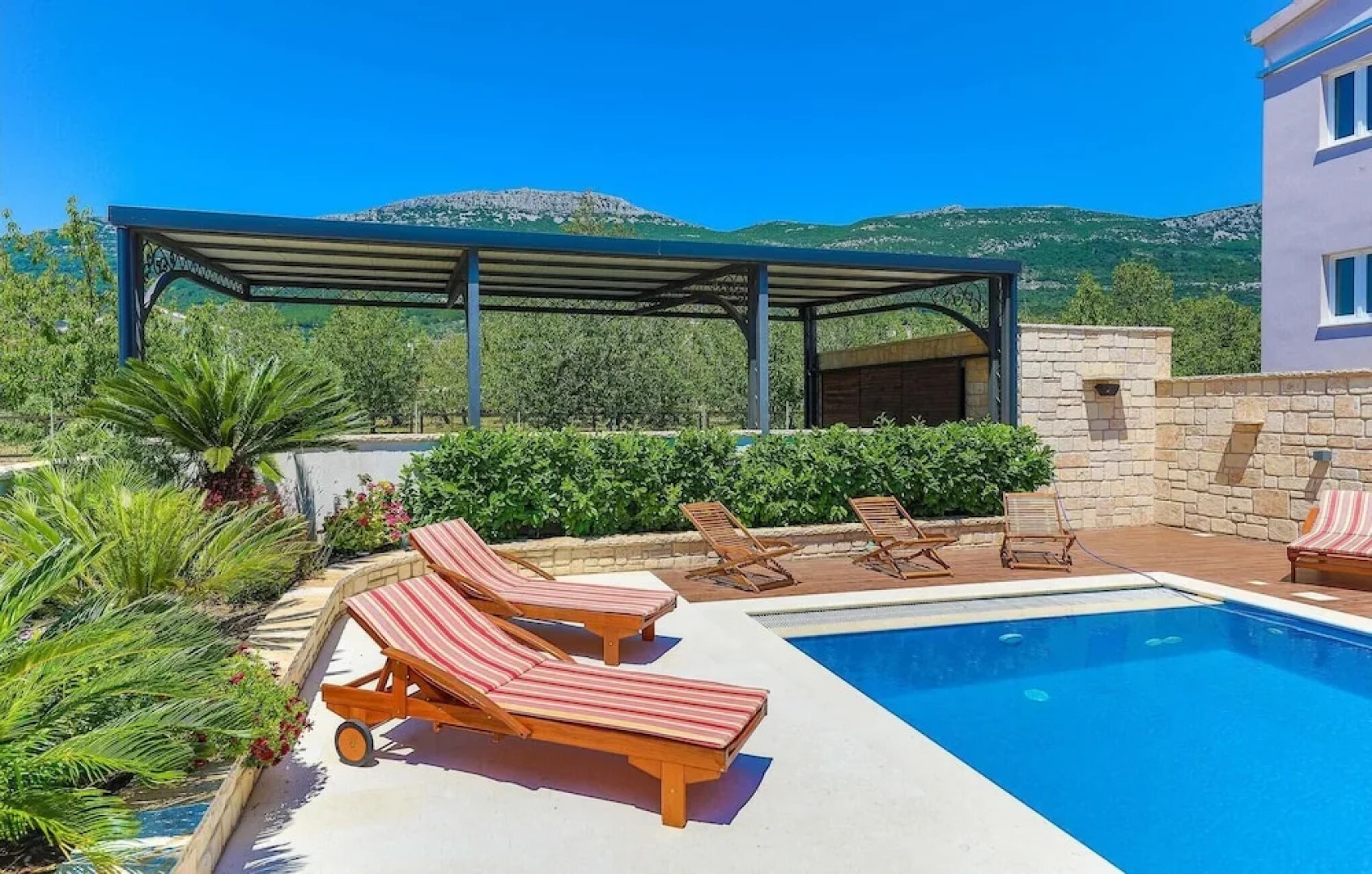 Beautiful Home in Kastel Stari With Jacuzzi, Wifi and 2 Bedrooms