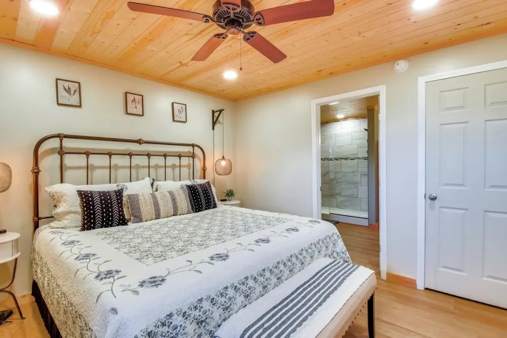 Lakemont Mountain Cabin w/ Game Room & Hot Tub!