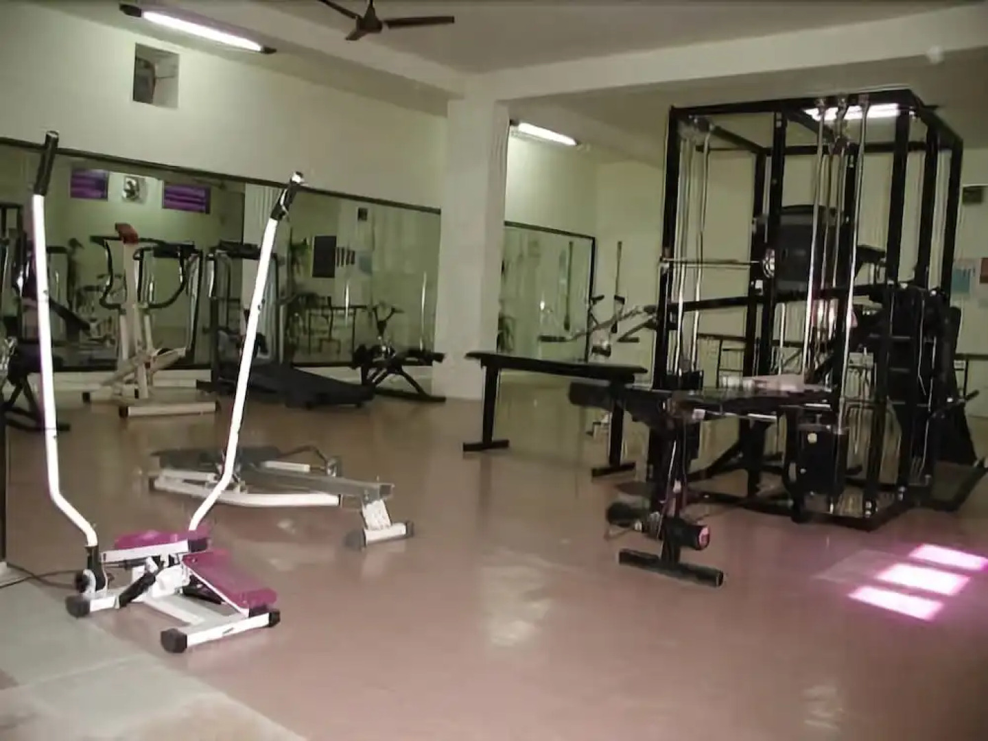 Velan Hotel Greenfields