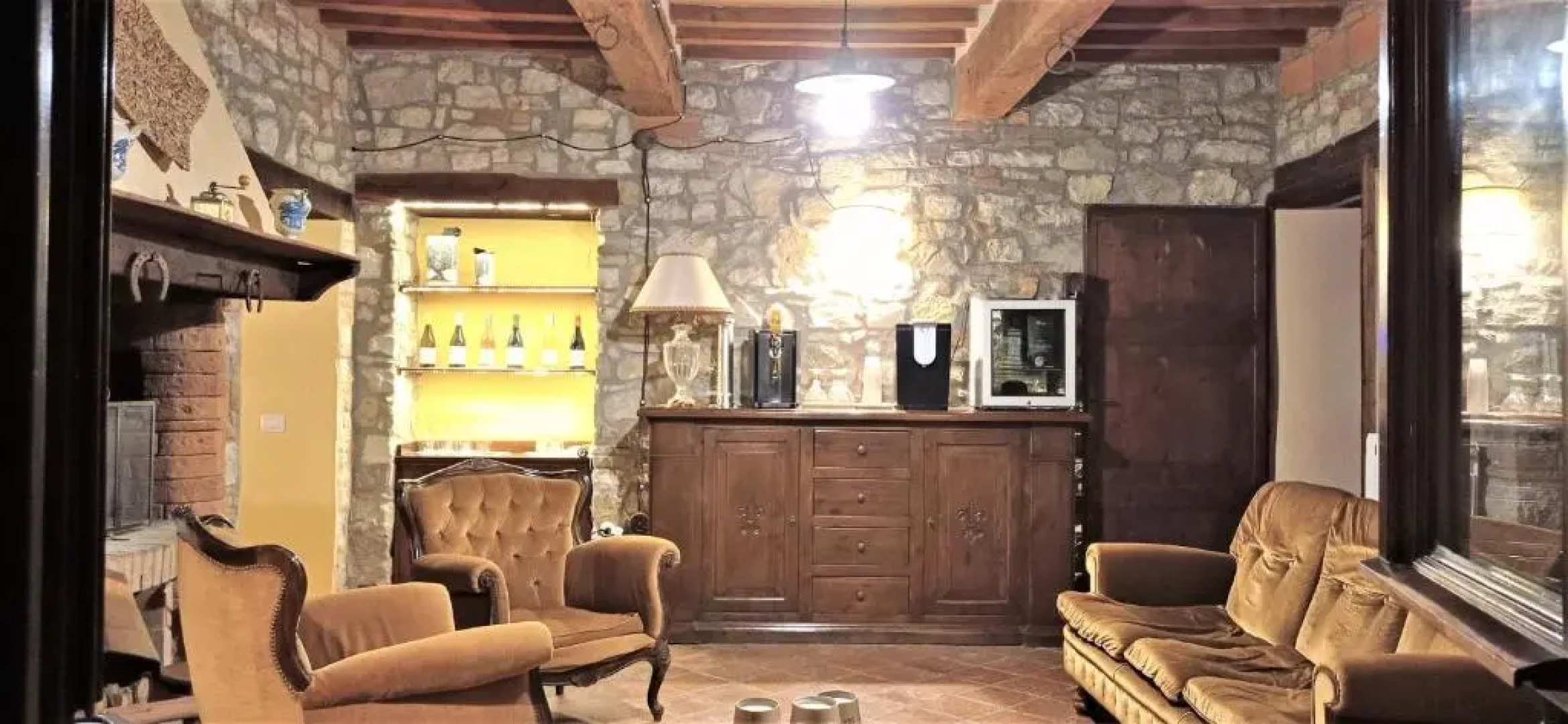 Umbrian Farmhouse Retreat With Private Pool and Garden