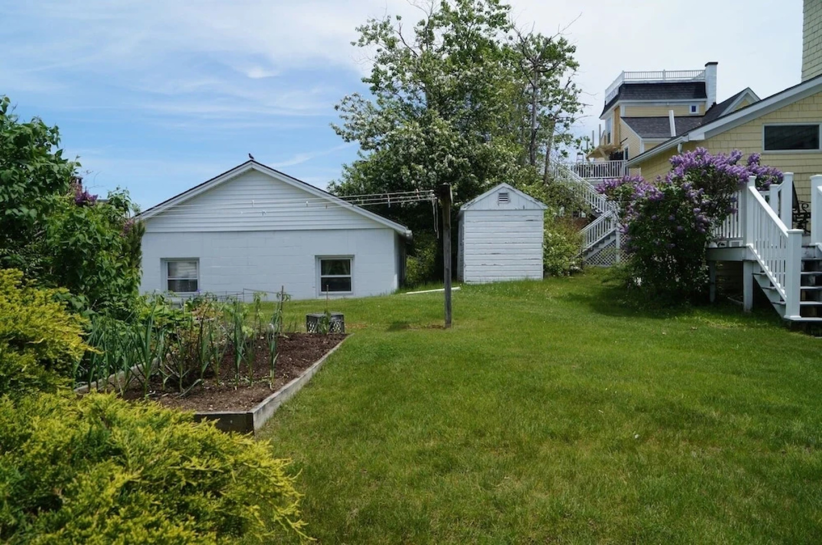 Short Sands View Y770-g Beautiful, Large Home Short Walk Through A Neighborhood To Short Sands Beach 4 Bedroom Home by RedAwning