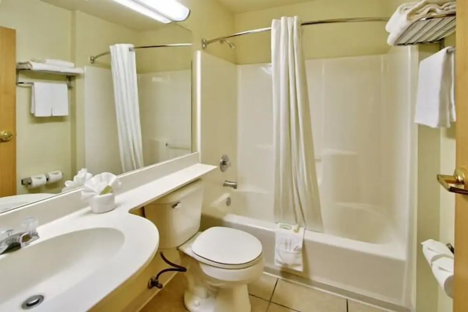 Western Skies Inn And Suites