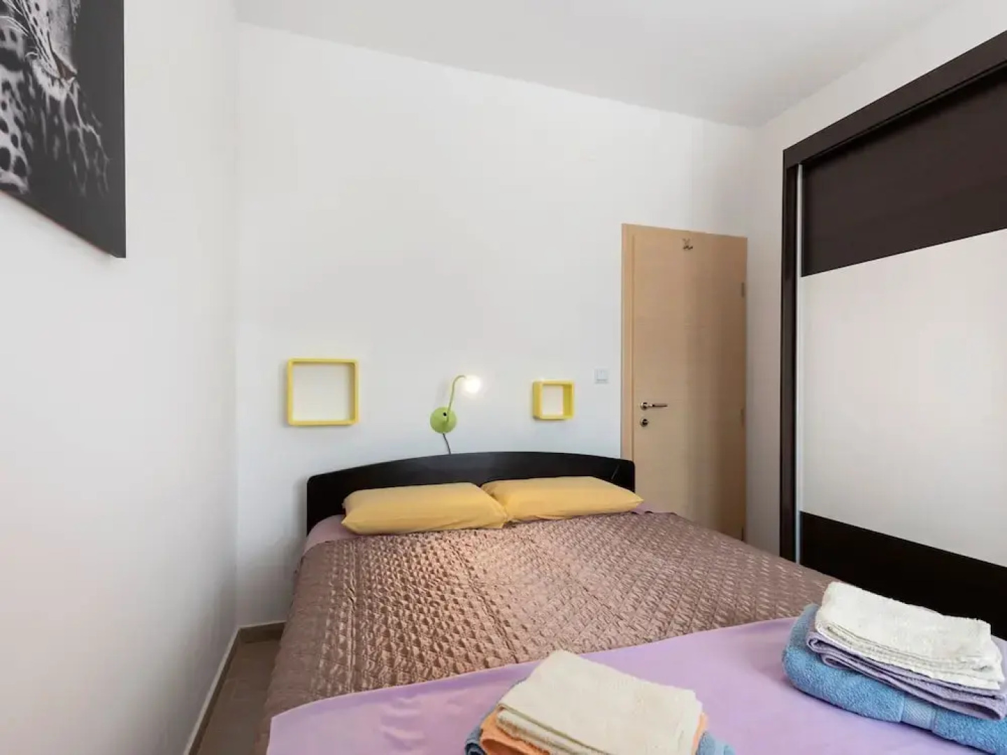 Simplistic Apartment in Neviđane with Balcony