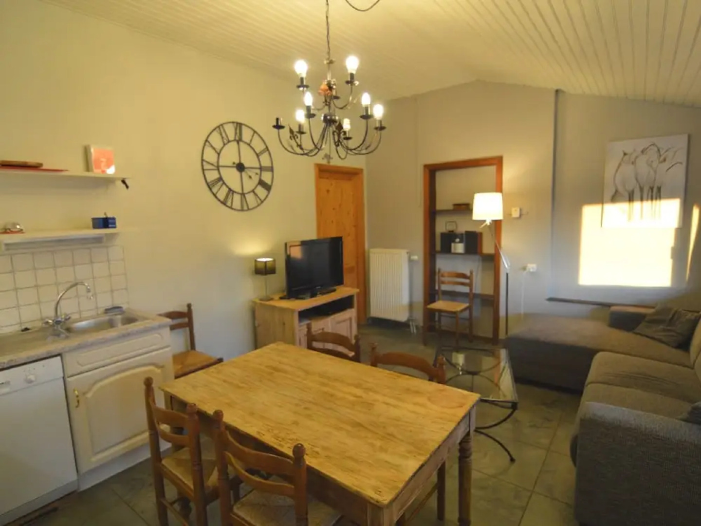 Sunny Cottage With Pool