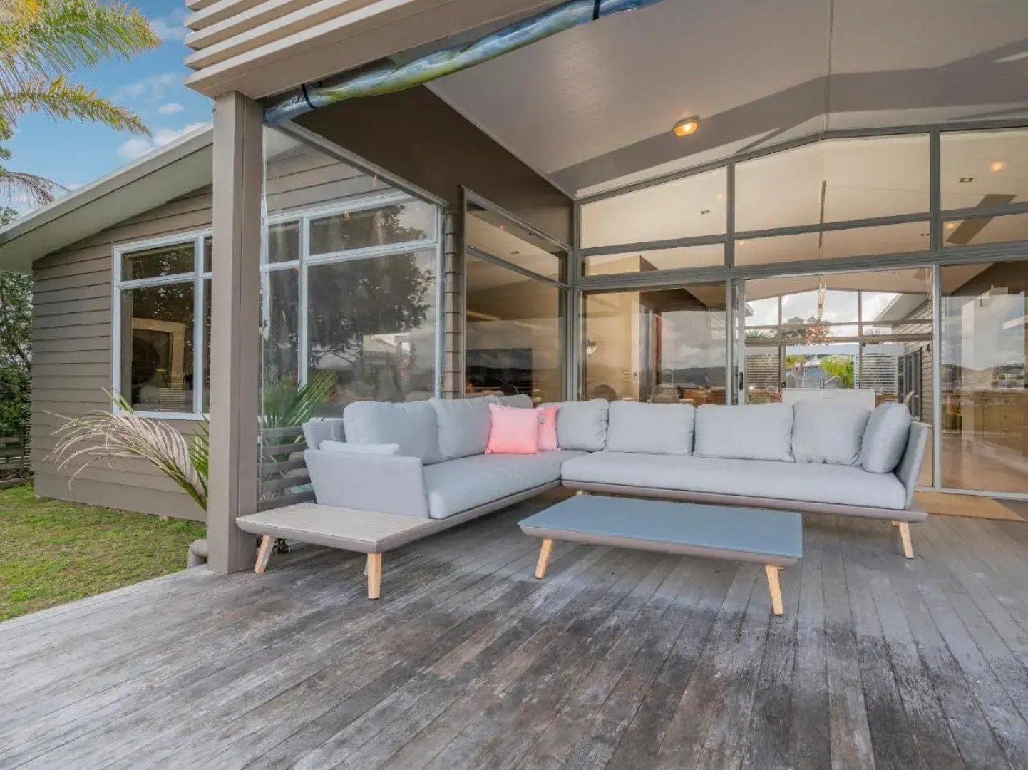 Sanctuary By The Water - Matarangi Holiday Home