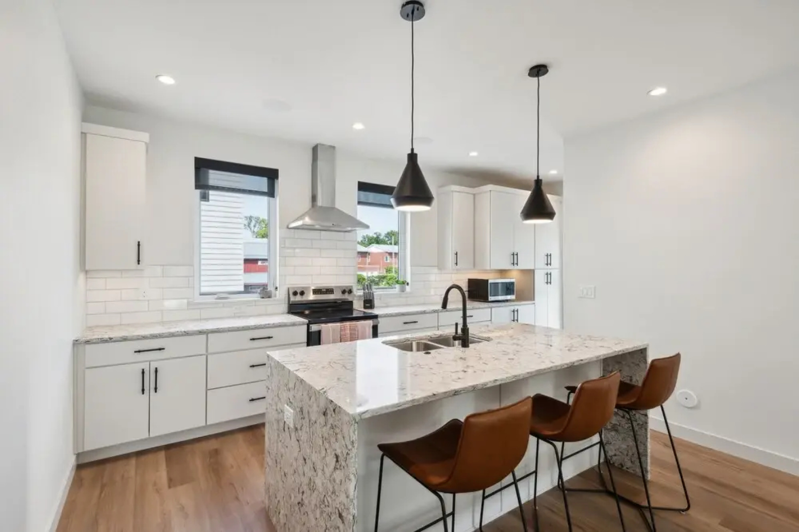 New Modern Townhome With Rooftop Patio 2 Bedroom Townhouse by RedAwning