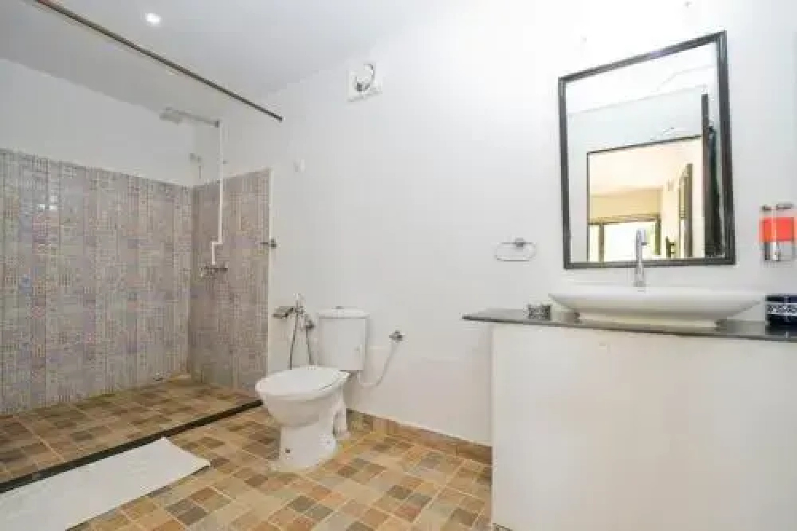 Lamore Beach Cottages