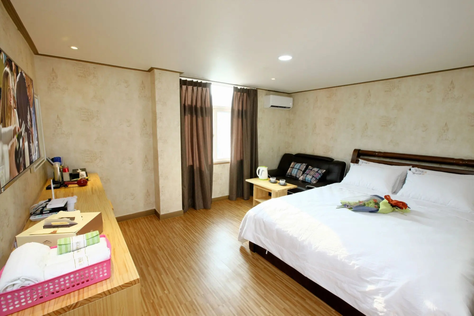 Traum Hotel & Condo