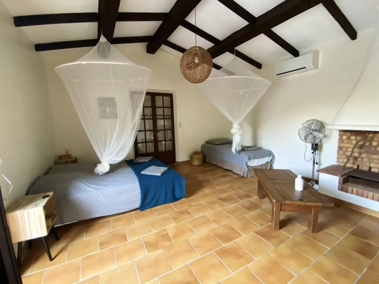 Villa With 5 Bedrooms in Entrecasteaux, With Private Pool, Enclosed Garden and Wifi