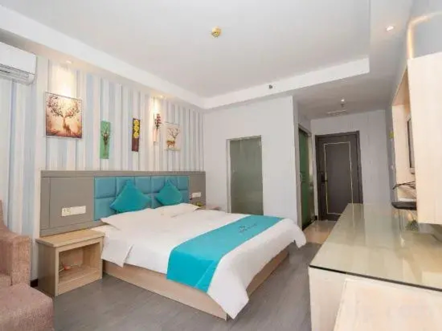 Yixuan Anlai Hotel (Macheng Plaza)