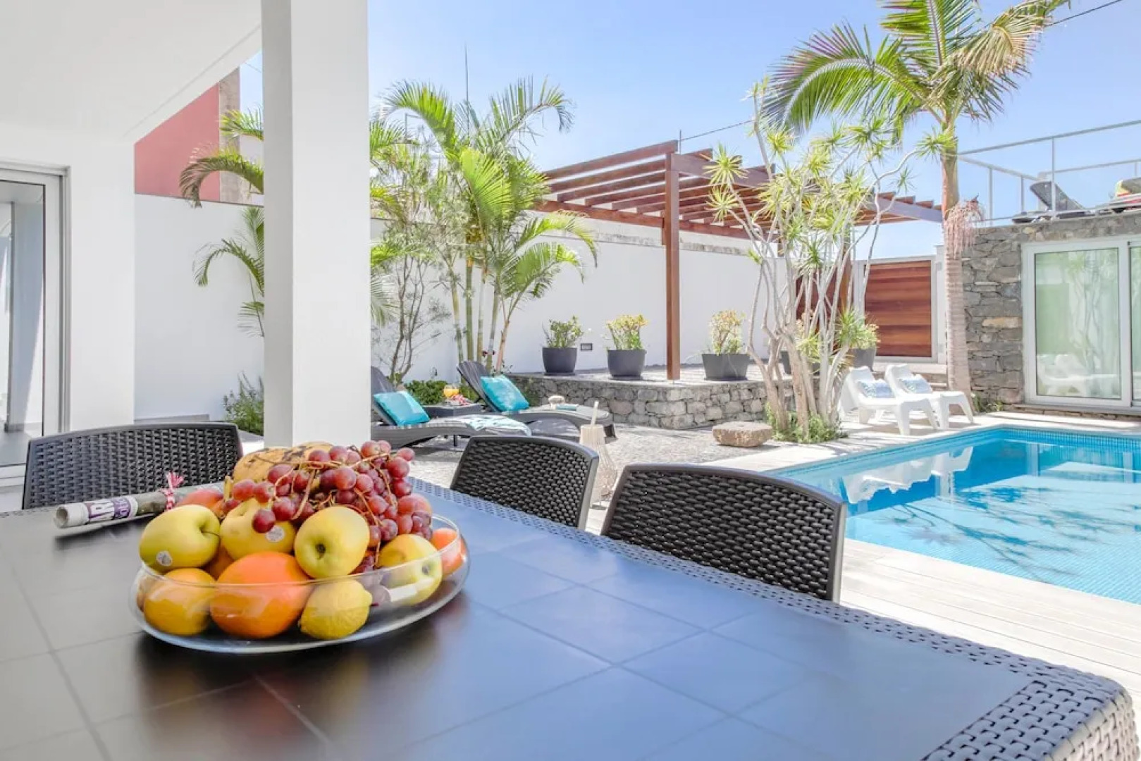 Madeira Beach House by MHM