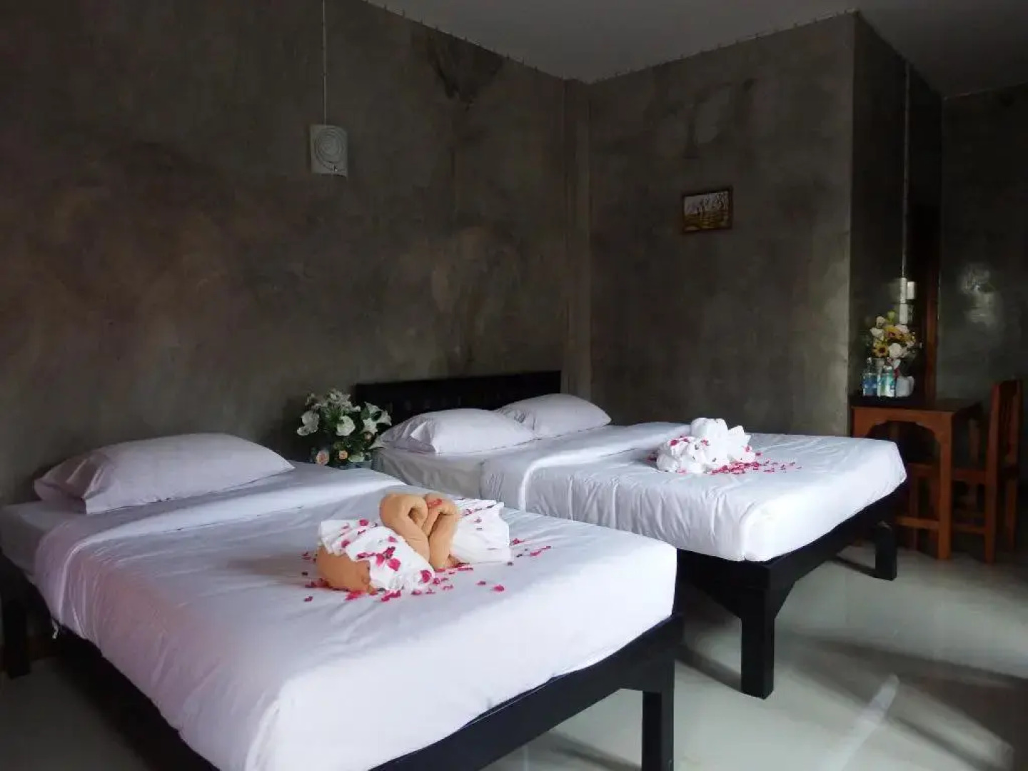 Pon-Pon & Nuan-La-Or