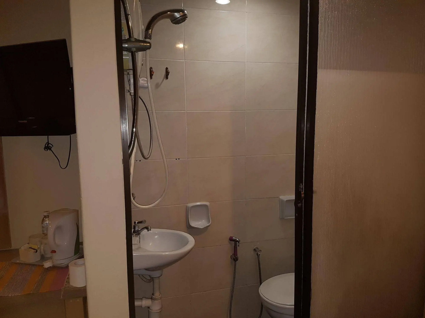 D'Feringghi Haus Hotel & Restaurant