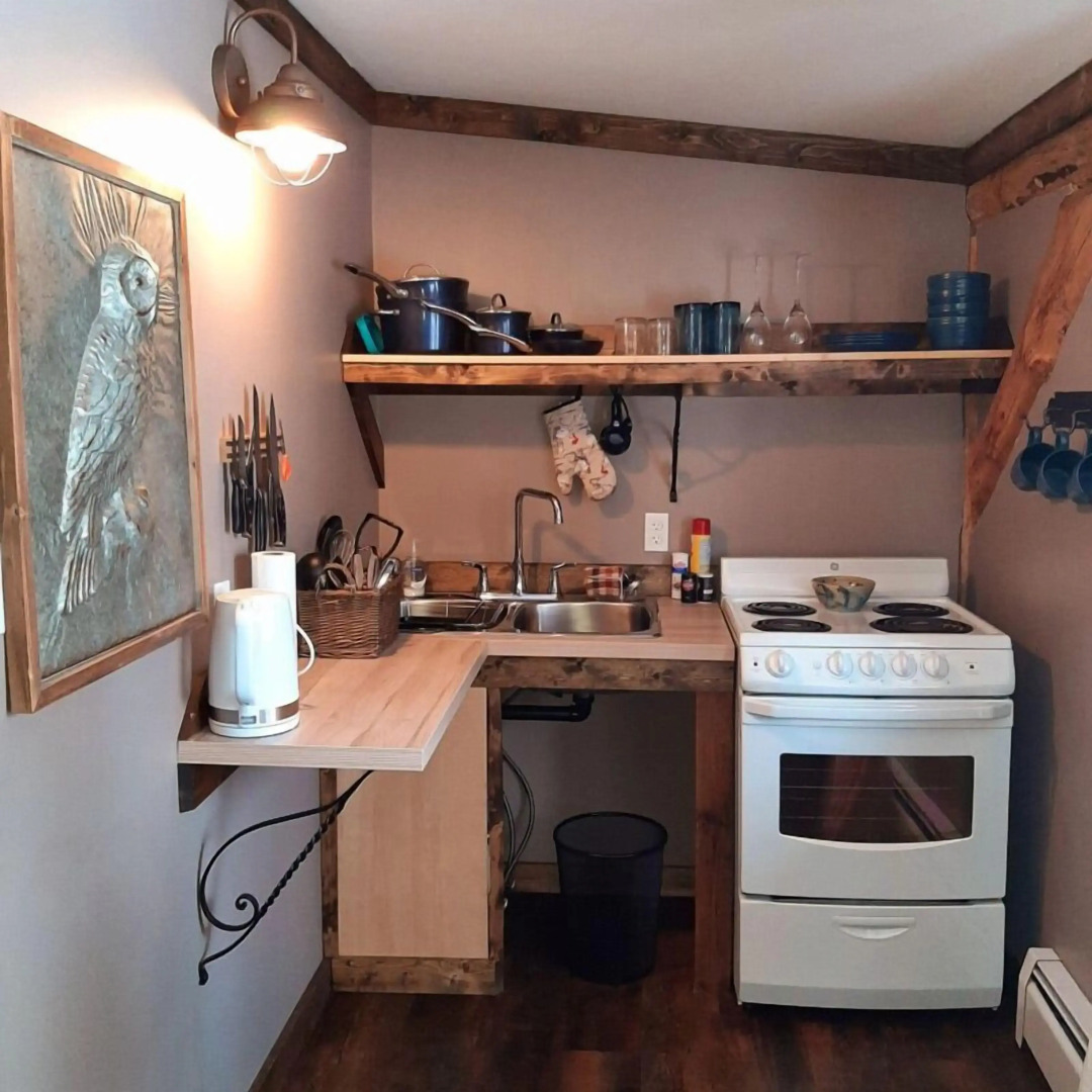 Arctic Divide Inn & Motel