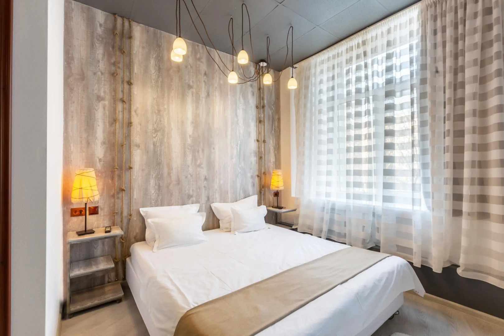 Отель «Ананас»