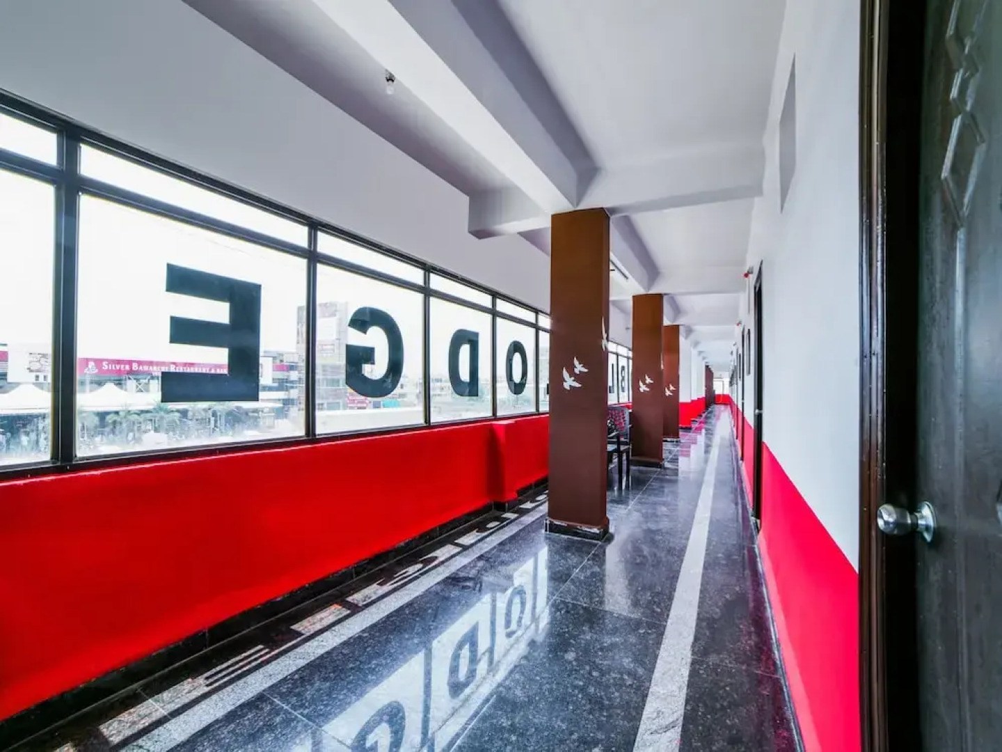 Oyo 18407 Noble Lodge